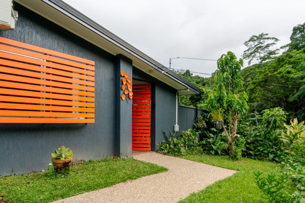 288 Toogood Rd, Bayview Heights, QLD 4868