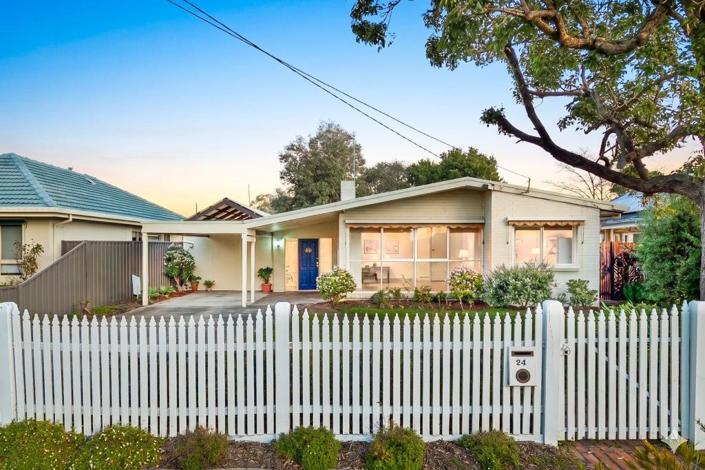 24 Wingrove St, Forest Hill, VIC 3131