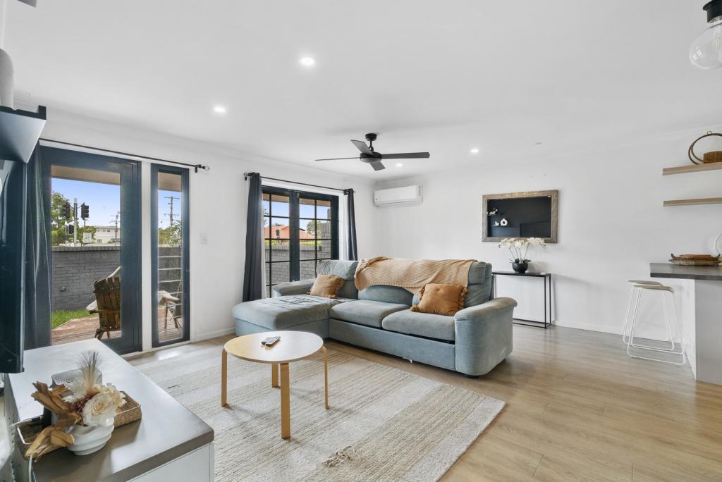 2/117 Sunshine Bvd, Mermaid Waters, QLD 4218