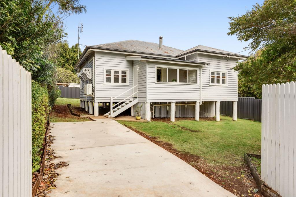 6 Perry St, Harlaxton, QLD 4350