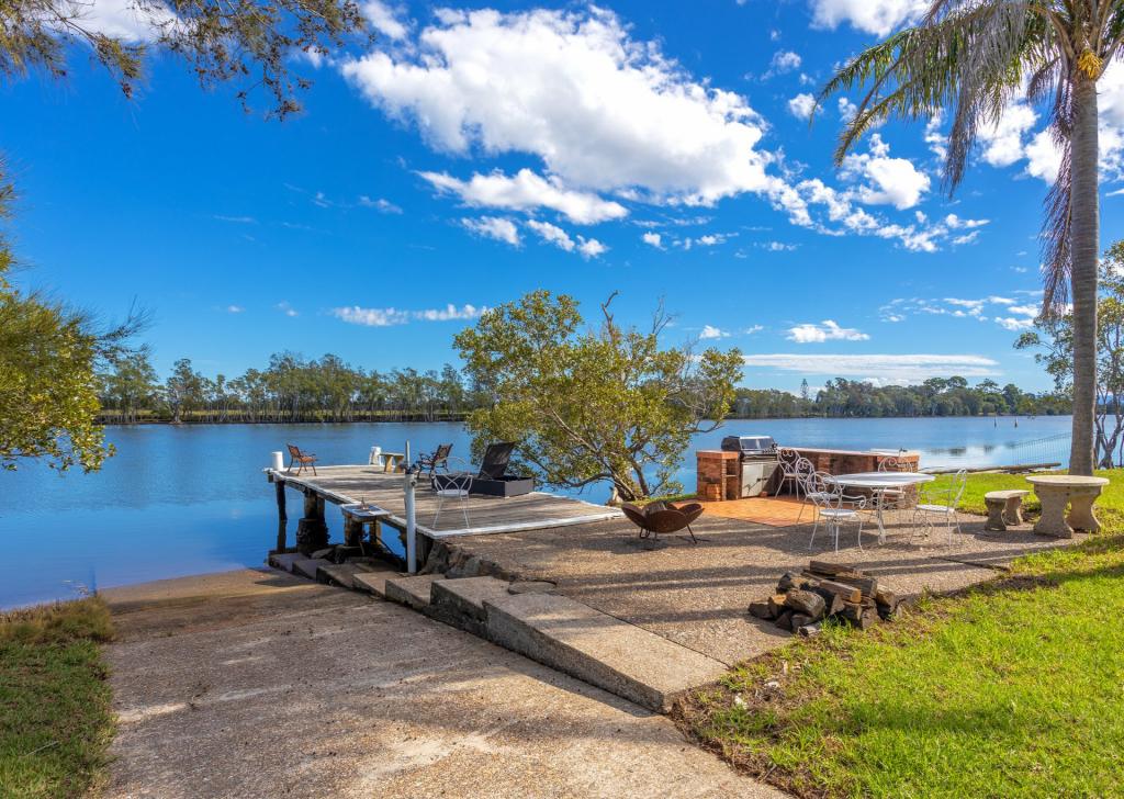 51 Riverview Rd, Mitchells Island, NSW 2430