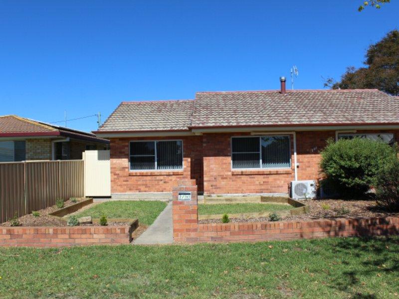 2/141 Lang St, Glen Innes, NSW 2370