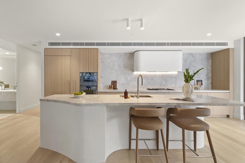 2/13-15 CHAIRLIFT AVE, MERMAID BEACH, QLD 4218