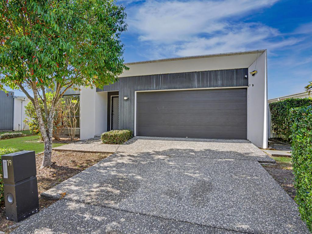 19 SKY CRES, PIMPAMA, QLD 4209