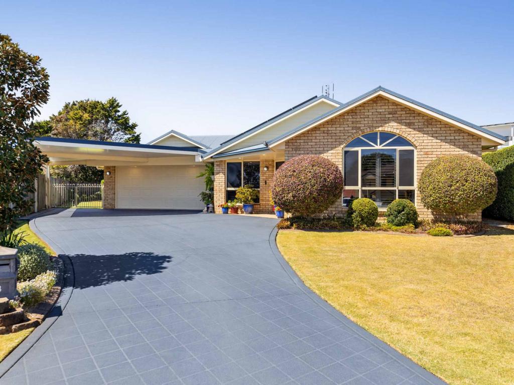 8 Vanham Cl, Middle Ridge, QLD 4350