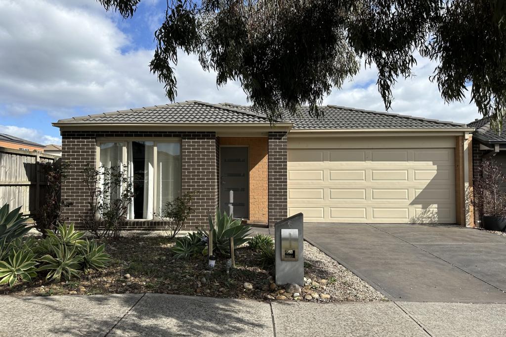 6 Red Poll Rd, Cranbourne West, VIC 3977