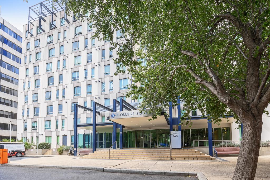 5204/570 LYGON ST, CARLTON, VIC 3053