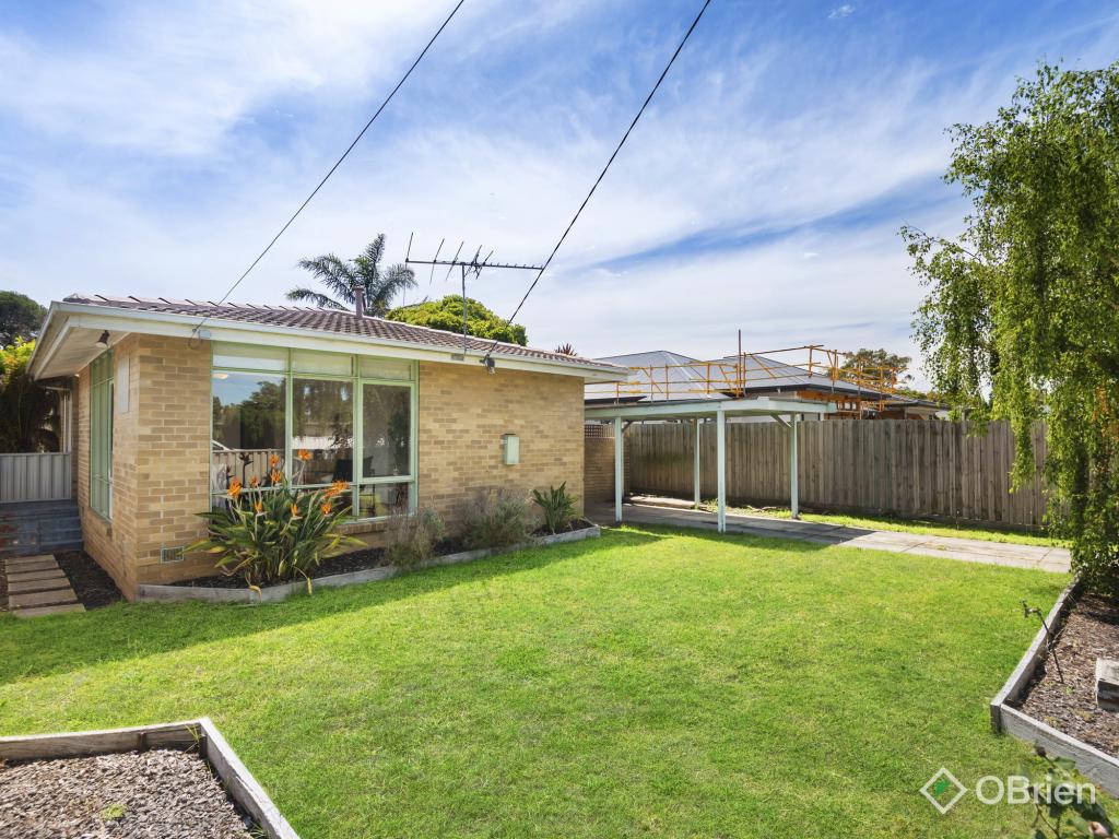 11 HOLROYD ST, SEAFORD, VIC 3198