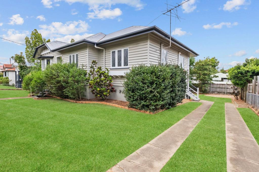 27 Clifford St, Stafford, QLD 4053