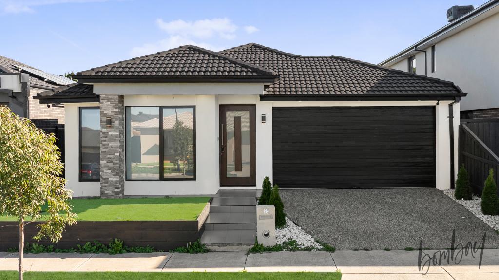 35 Madura Prom, Mickleham, VIC 3064