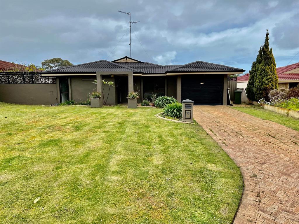15 Wisteria Gdns, Halls Head, WA 6210