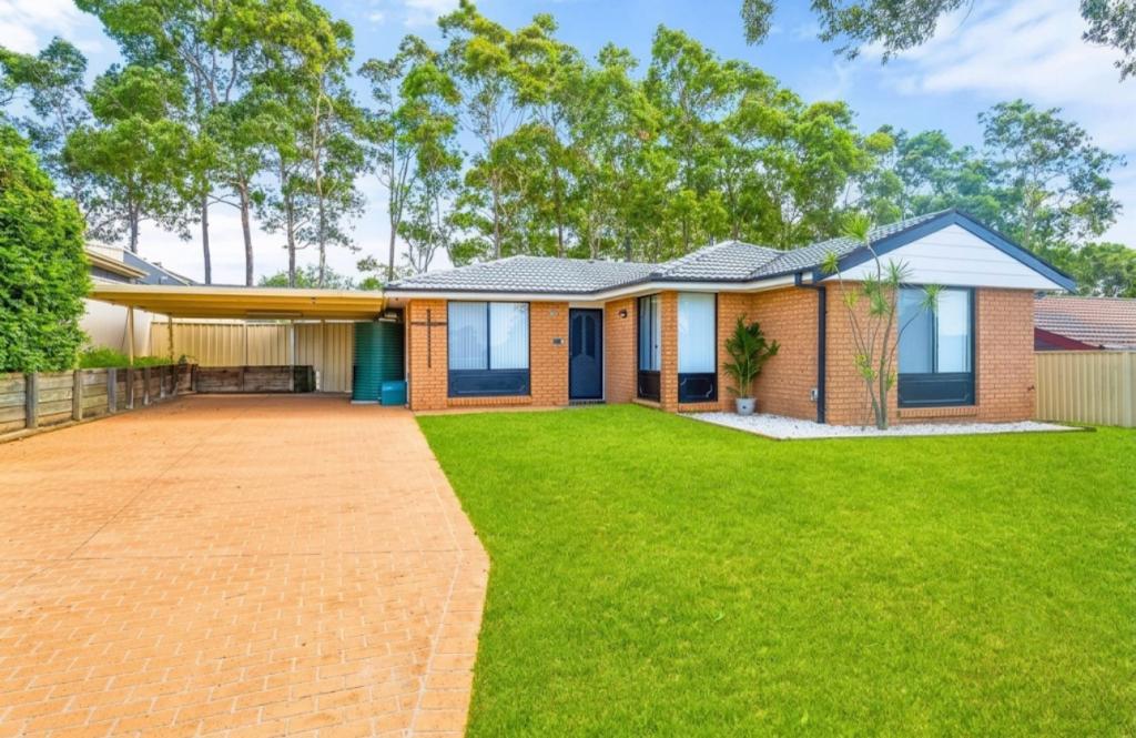 11 Glen Elgin Cres, Edensor Park, NSW 2176