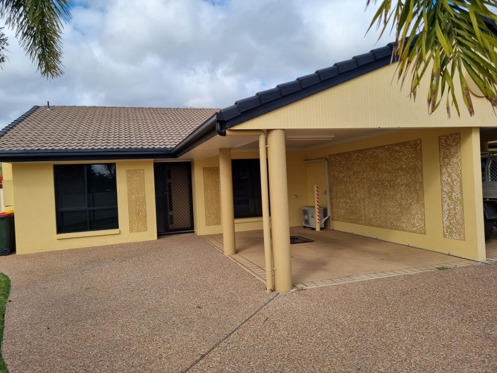 2/19 LOUISA CT, EMERALD, QLD 4720