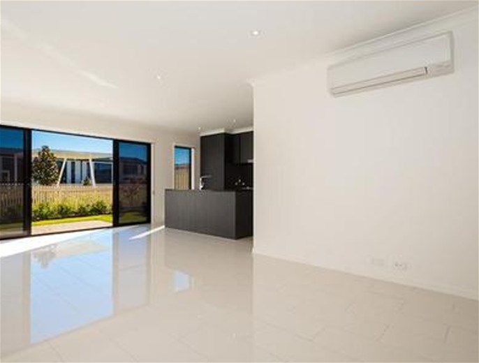 42/1 ANCORA CRES, HOPE ISLAND, QLD 4212