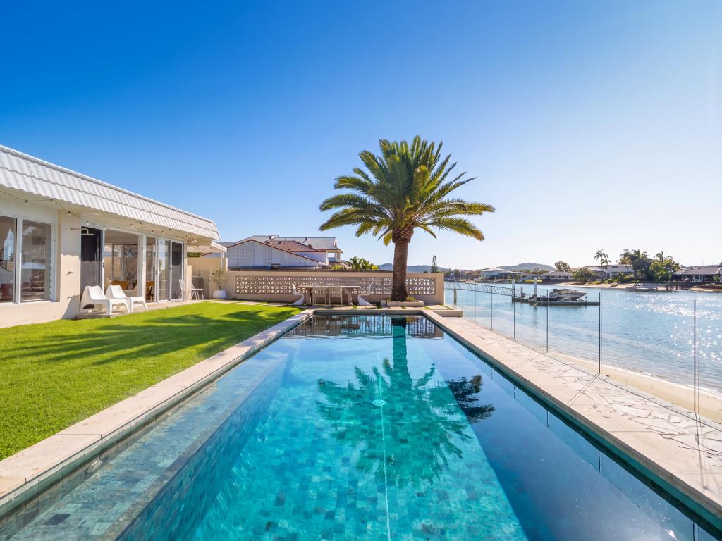 160 Mallawa Dr, Palm Beach, QLD 4221