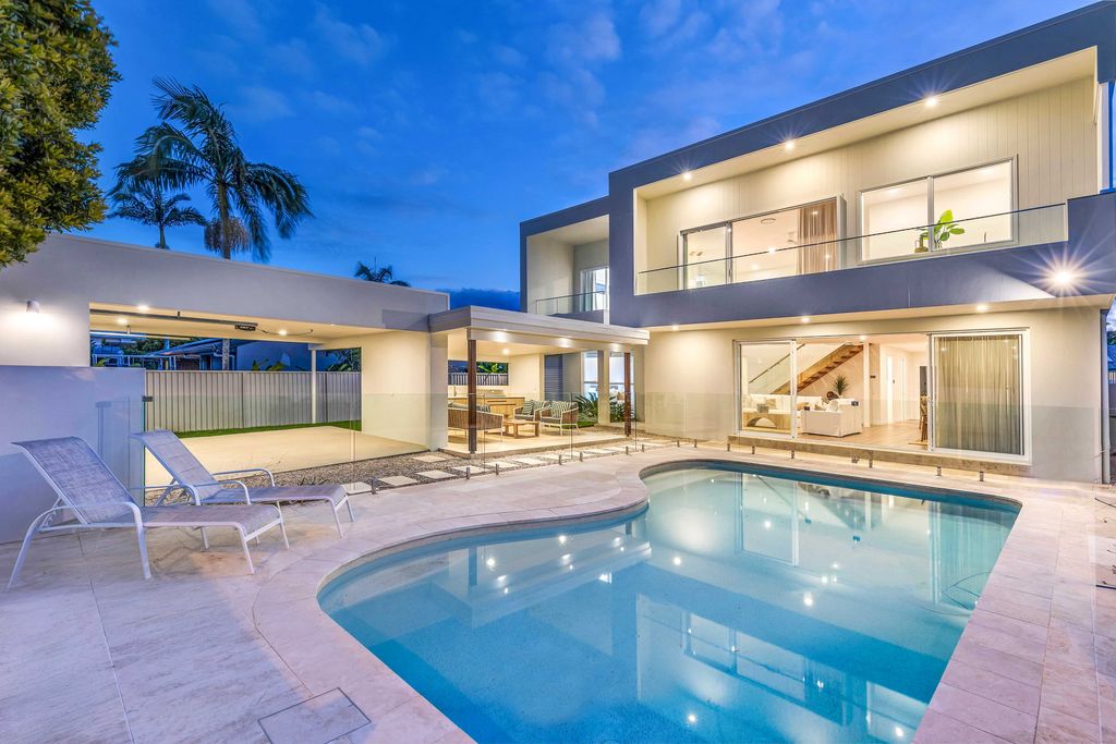 219 Mallawa Dr, Palm Beach, QLD 4221