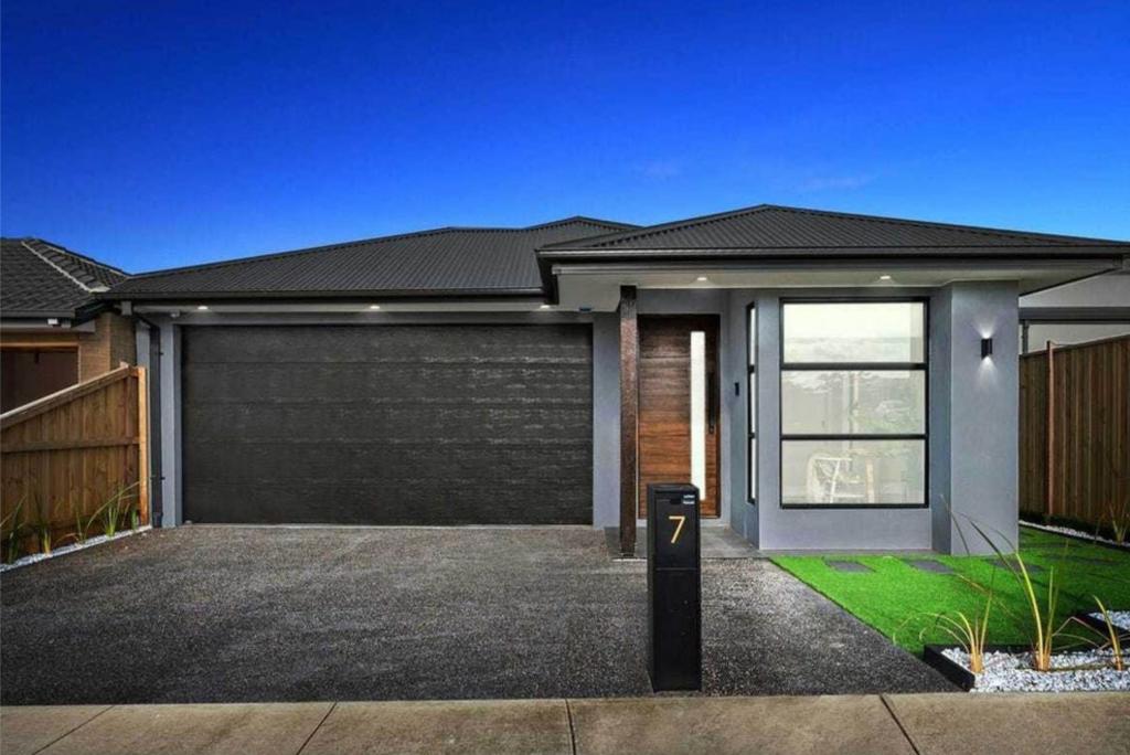 7 Senkaki St, Sunbury, VIC 3429