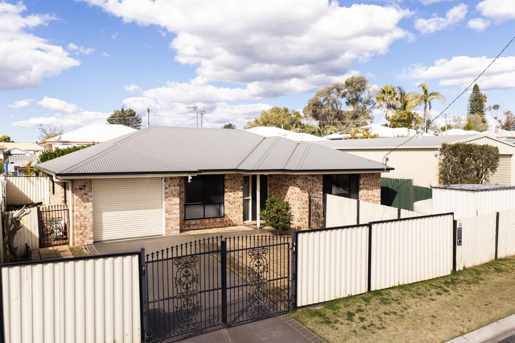 12 MONASH LANE, NEWTOWN, QLD 4350
