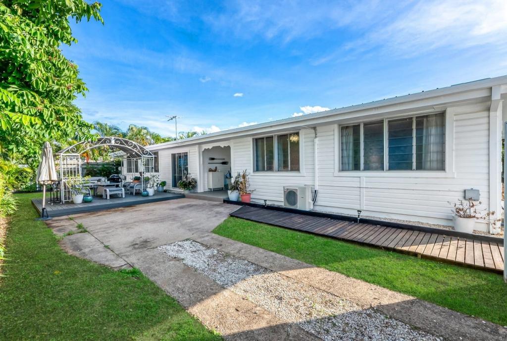 6 Sallows St, Pallarenda, QLD 4810
