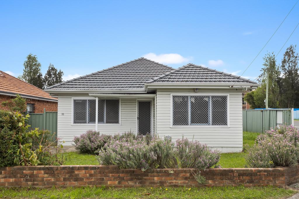 18 Ajax Ave, North Wollongong, NSW 2500