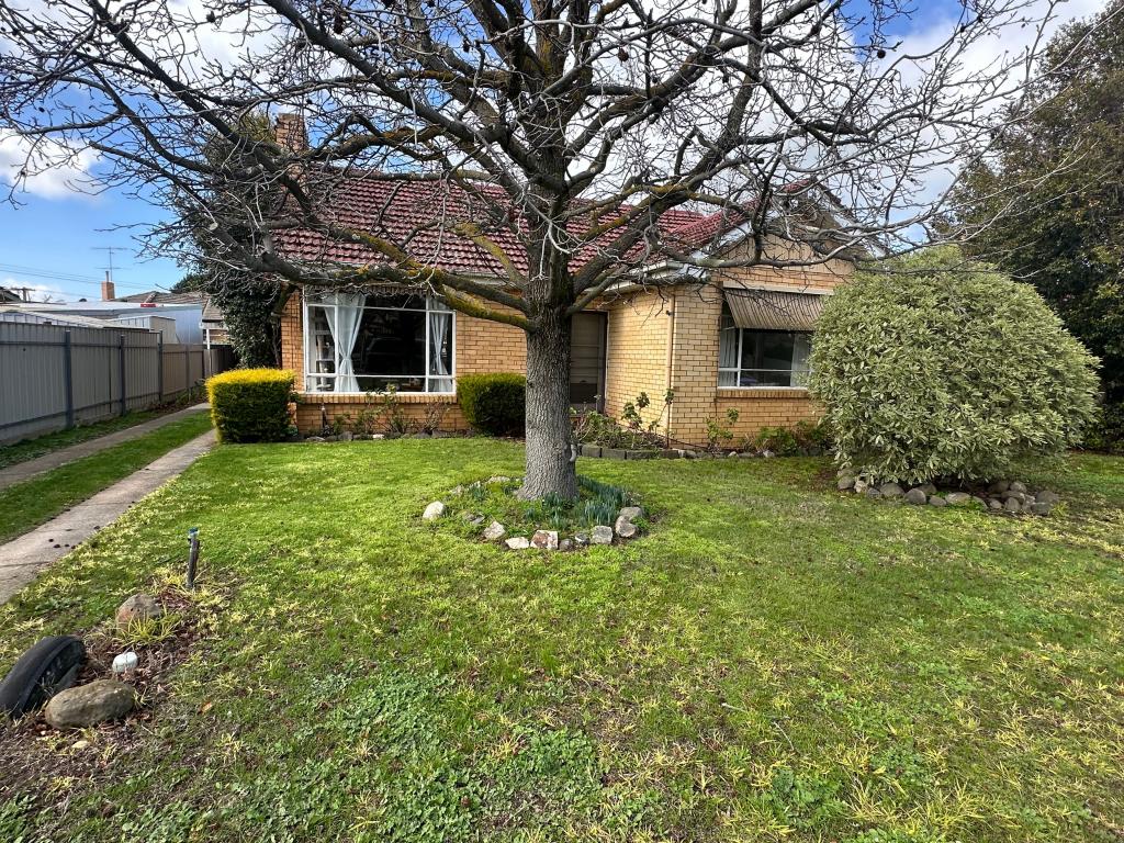9 Queen St S, Ararat, VIC 3377