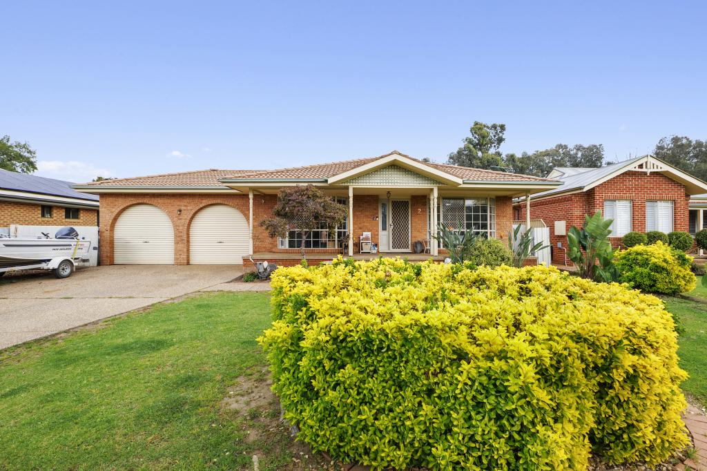 2 Cooba Pl, Estella, NSW 2650