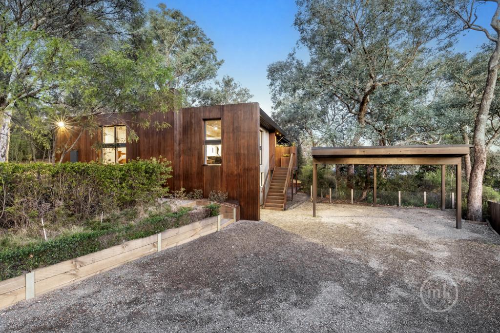 15 Hillcrest Rd, Eltham North, VIC 3095