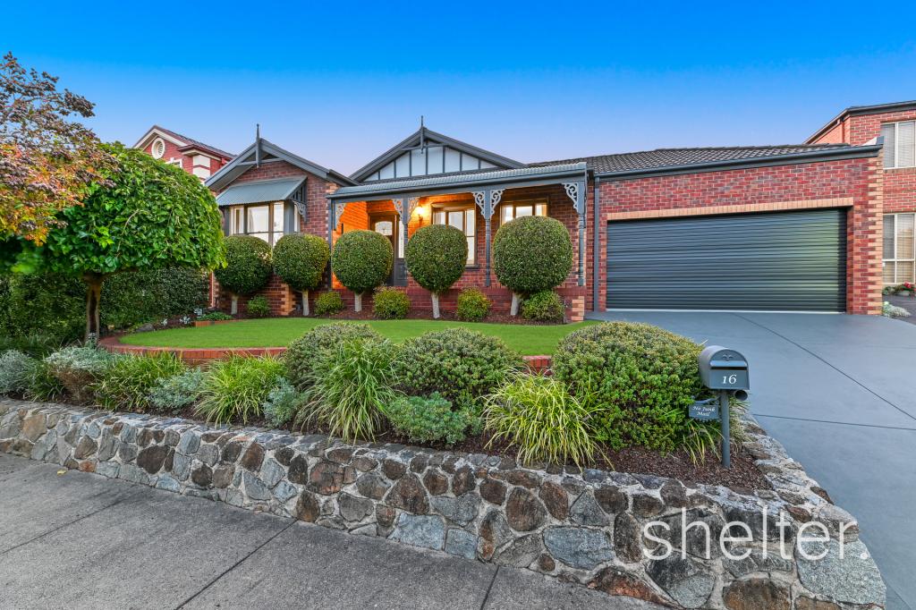 16 THOMAS ARNOLD AVE, GLEN WAVERLEY, VIC 3150