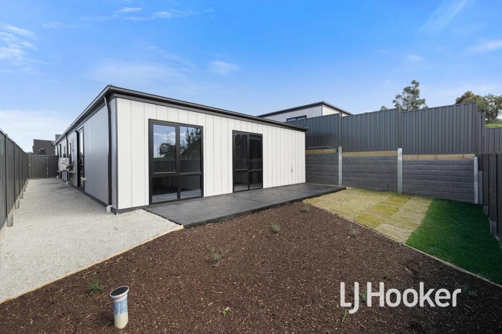 8 Jules Way, Pakenham, VIC 3810