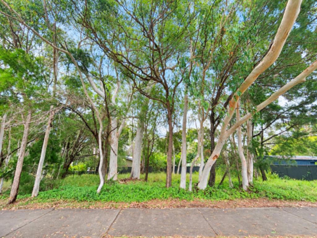 1 ARUMA ST, MACLEAY ISLAND, QLD 4184