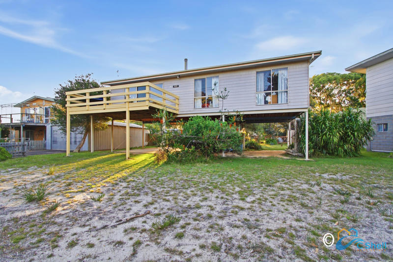 11 Centre Rd, Loch Sport, VIC 3851