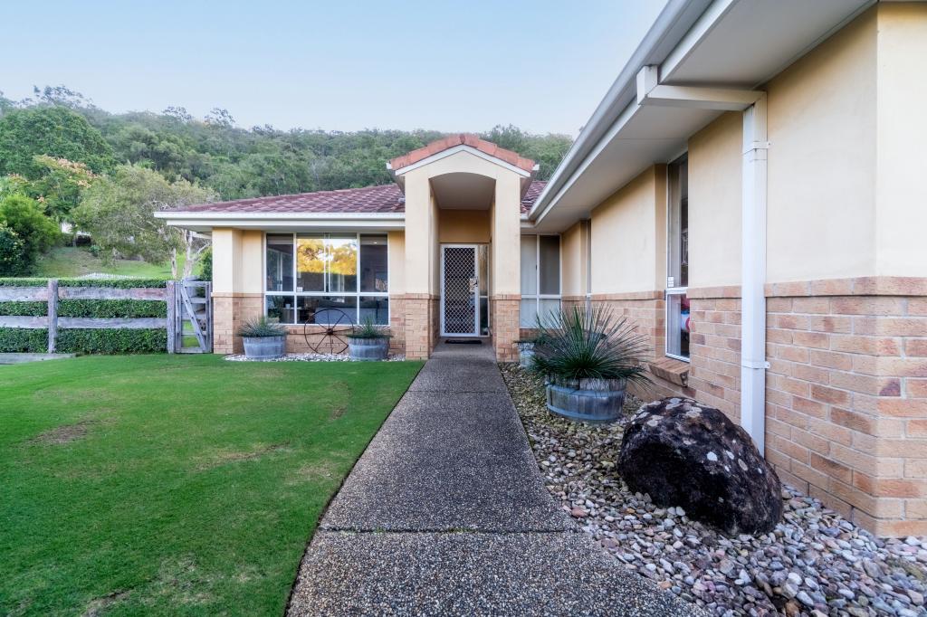 27 Davis Cup Ct, Oxenford, QLD 4210