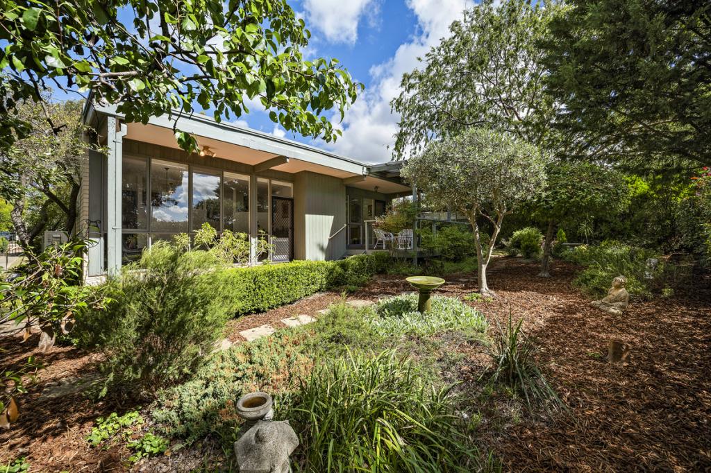 4 Mcgowen Cl, Spence, ACT 2615