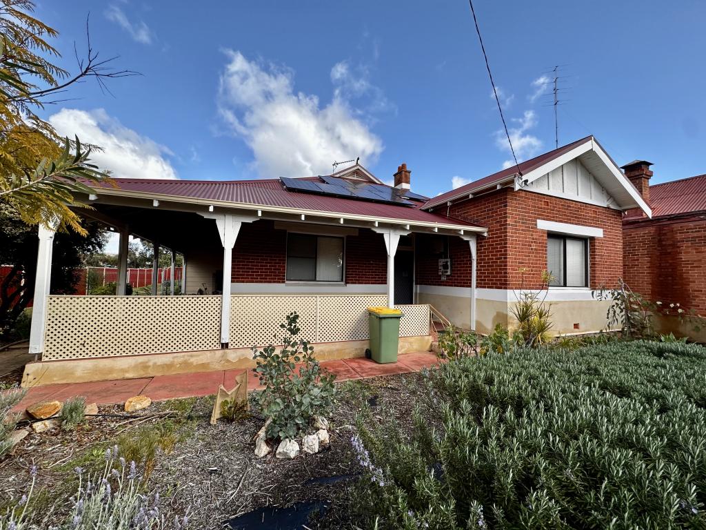 38 Williams St, Brookton, WA 6306