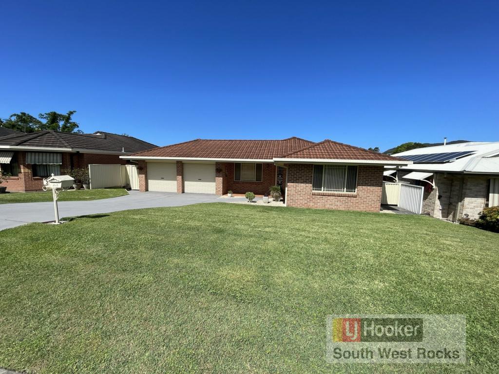 3 Peter Mark Cct, South West Rocks, NSW 2431