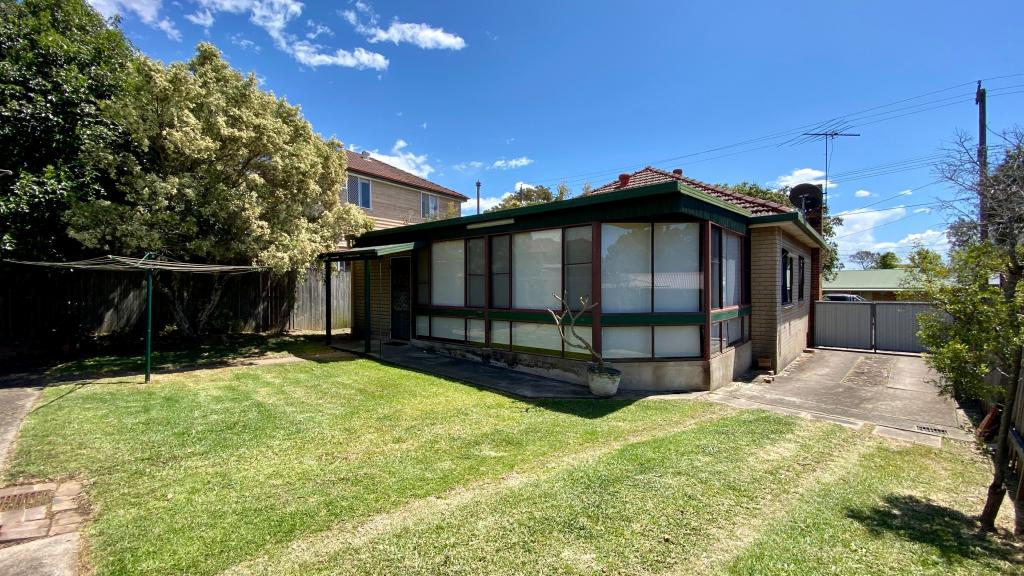194 Broadarrow Rd, Riverwood, NSW 2210