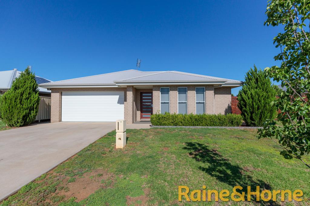 32 Hindmarsh Esp, Dubbo, NSW 2830