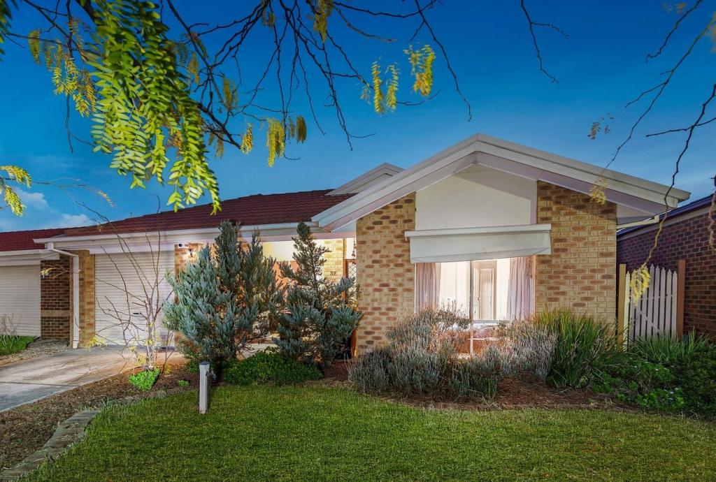 32 William Cct, Caroline Springs, VIC 3023
