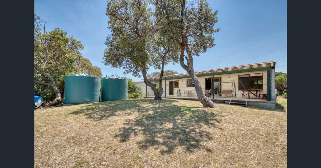 17 Condon Cres, Venus Bay, VIC 3956