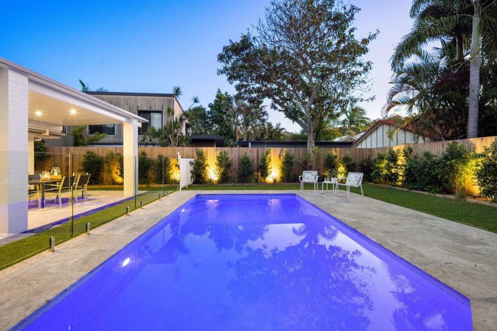 10 Guyra Ave, Burleigh Heads, QLD 4220