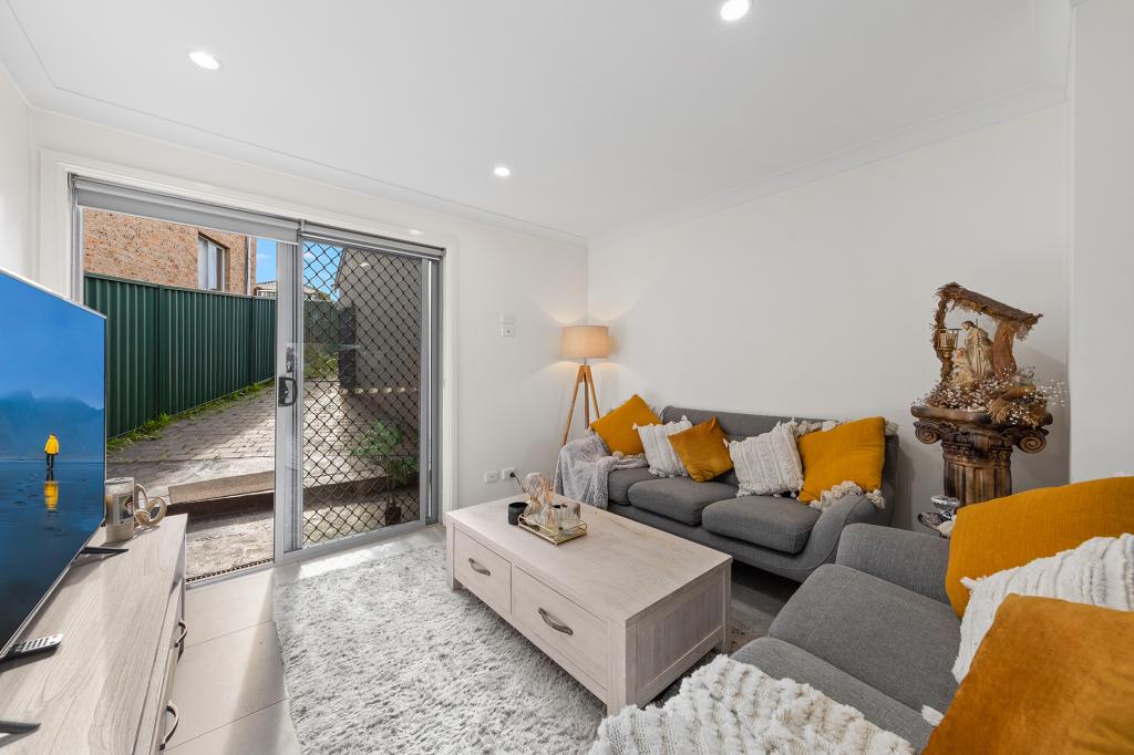 4a Forester Pl, Bossley Park, NSW 2176