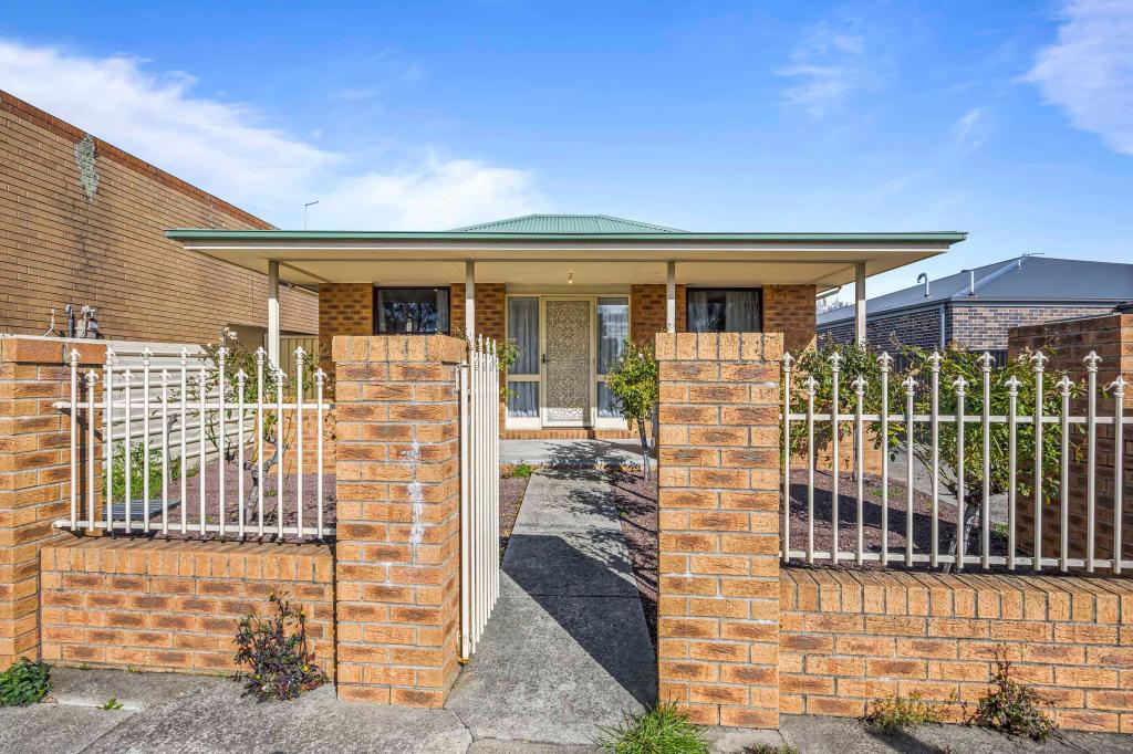 1/109 Rubicon St, Sebastopol, VIC 3356