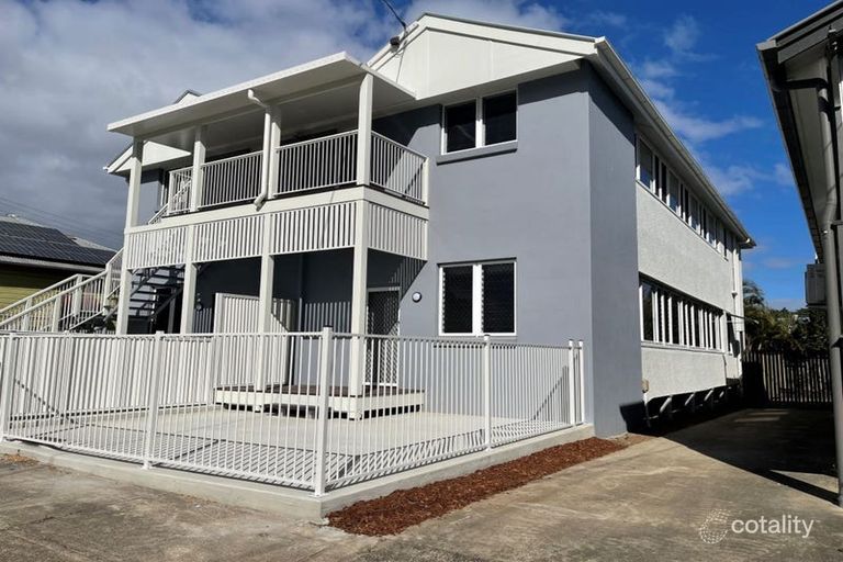 2/10 Park Pde, Shorncliffe, QLD 4017