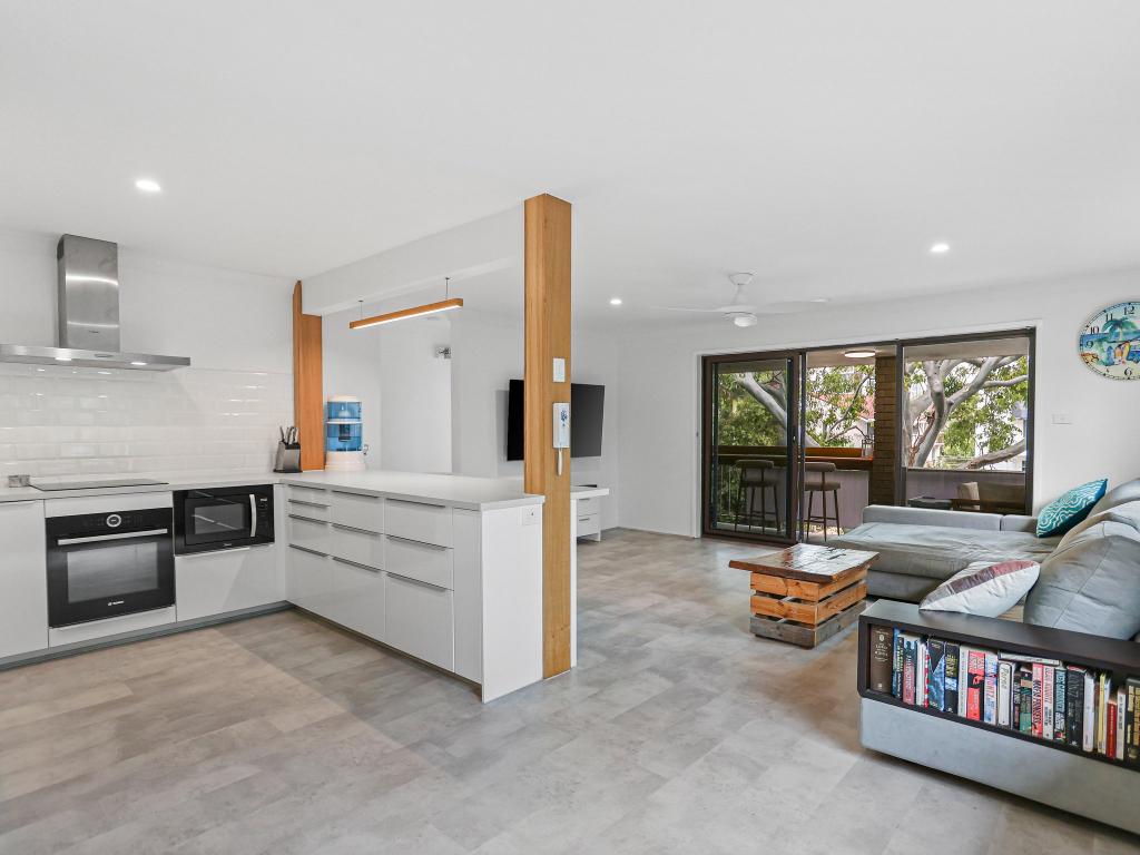 12/6-8 Australia Ave, Broadbeach, QLD 4218