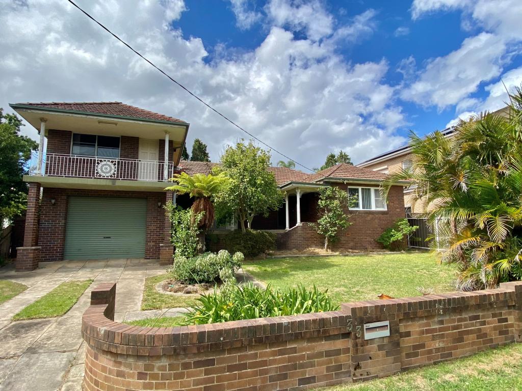 33 GROVE AVE, NARWEE, NSW 2209