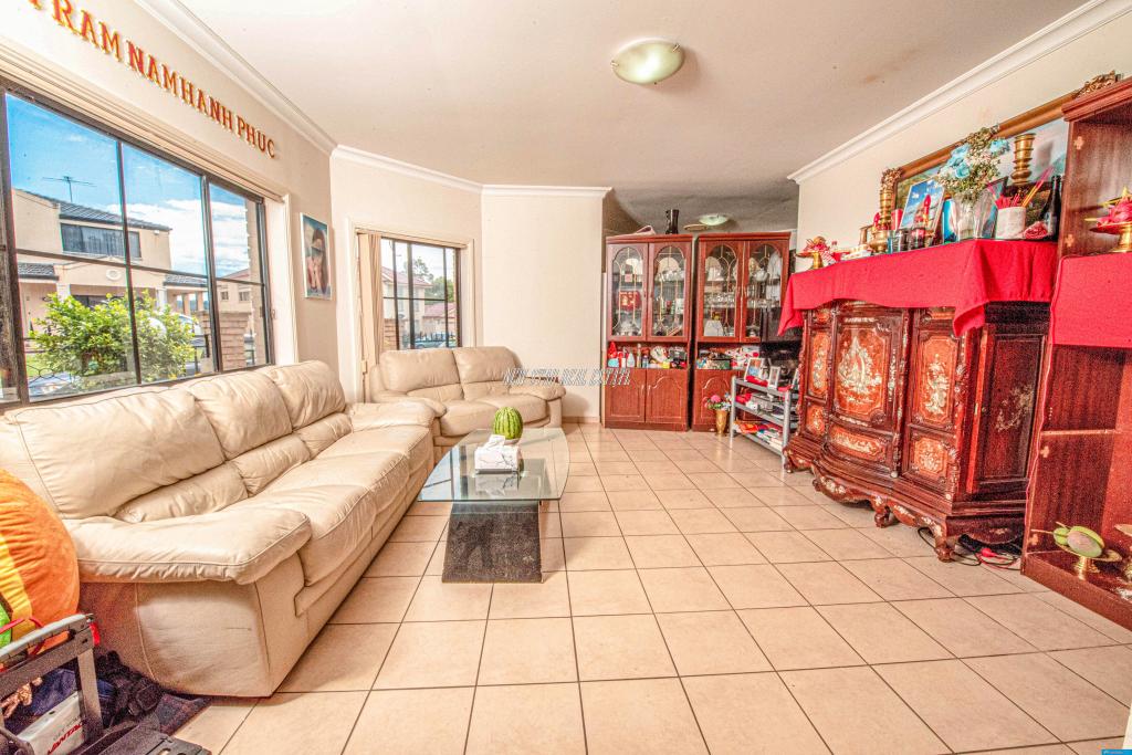 13 Kneale Cl, Edensor Park, NSW 2176