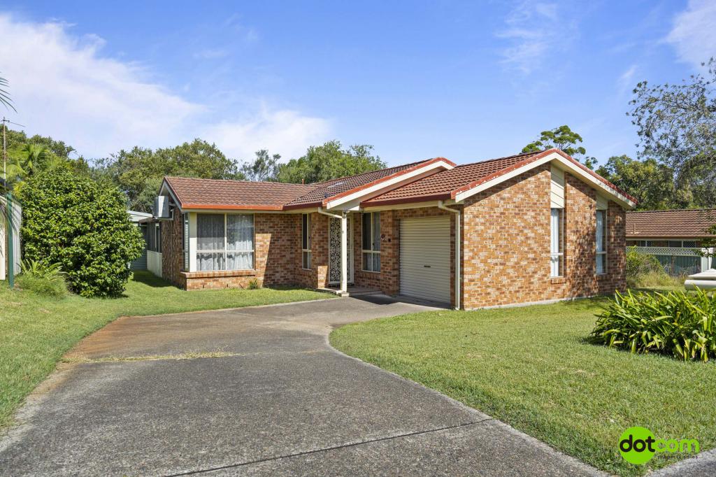 8 GAVIN WAY, LAKE HAVEN, NSW 2263