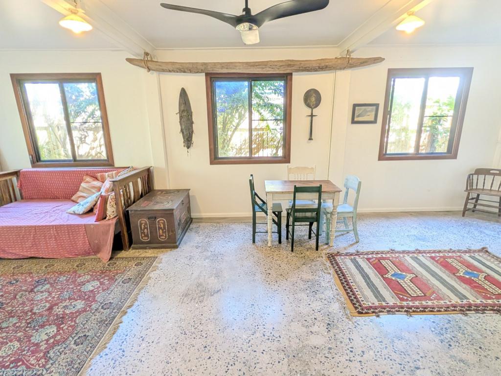 Contact agent for address, MACHANS BEACH, QLD 4878