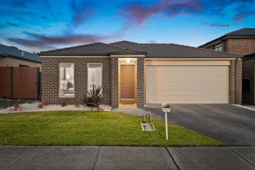 82 Wheelers Park Dr, Cranbourne North, VIC 3977