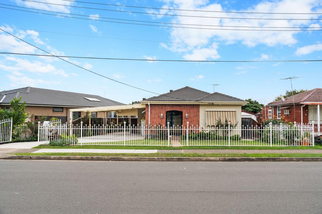 35 Beale Cres, Fairfield West, NSW 2165